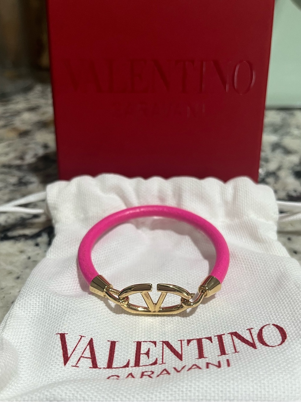 NIB** Valentino VLogo Signature bracelet - Picture 3 of 7
